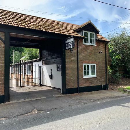 Fornham Guest House Chertsey Eksteriør bilde