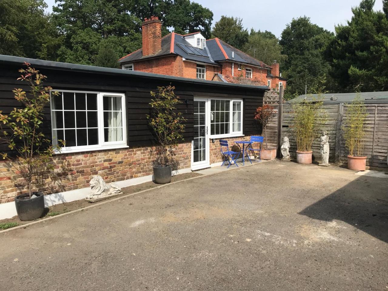 Fornham Guest House Chertsey Eksteriør bilde